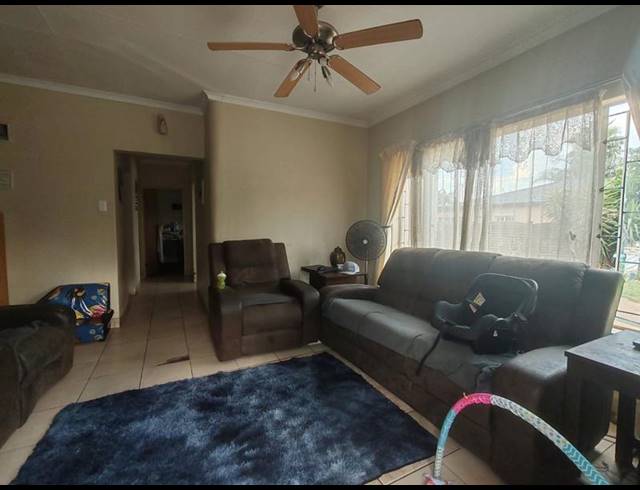 3 BEDROOM HOUSE FOR SALE IN BOOYSENS